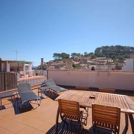 Lets Holidays Triplex Near To The Castle Lejlighed